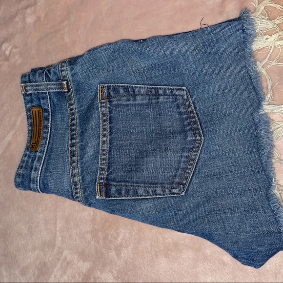 Ralph Lauren shorts 
Size 4 - Picture 3 of 6